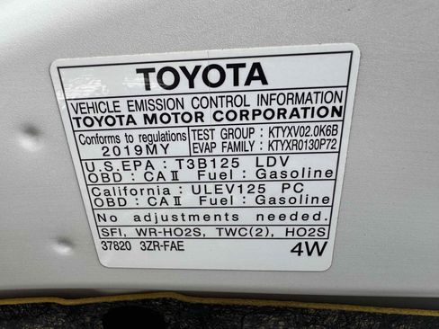 Used 2019 Toyota C-HR LE FWD image 13