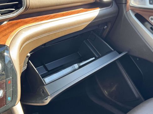 Used 2022 Ford Explorer King Ranch w/ Premium Technology Package image 11