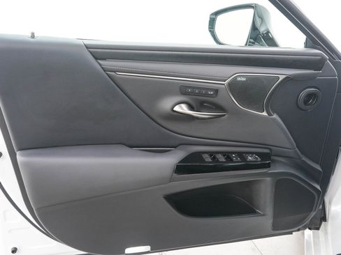Used 2024 Lexus ES 350 w/ Accessory Package (Z1) FWD image 19