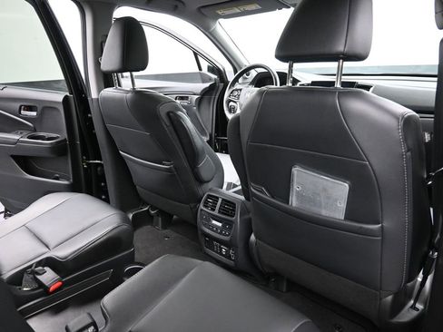 Used 2019 Honda Pilot Touring image 14