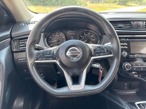 Used 2017 Nissan Rogue S FWD image 14