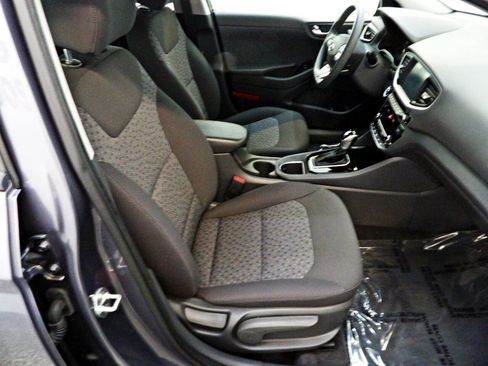Used 2018 Hyundai Ioniq Blue FWD image 15