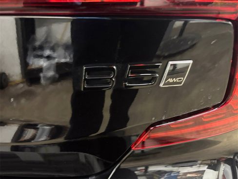 Certified 2024 Volvo S60 B5 Plus image 33