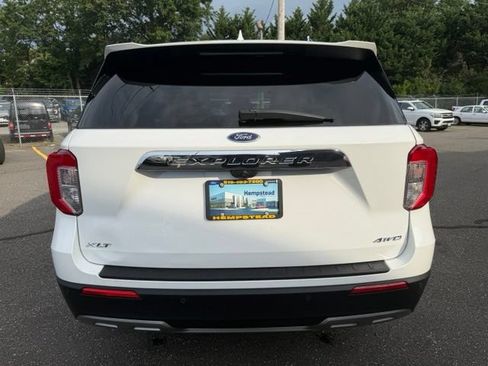 Certified 2023 Ford Explorer XLT w/ Equipment Group 202A AWD/4WD image 4