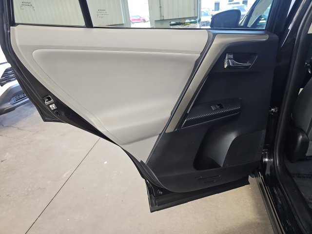 Used 2013 Toyota RAV4 Limited AWD/4WD image 26