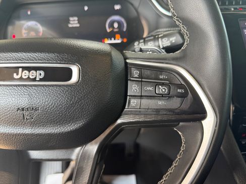 Used 2023 Jeep Grand Cherokee L Laredo AWD/4WD image 22