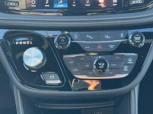 New 2026 Chrysler Pacifica Limited w/ S Appearance Package image 10