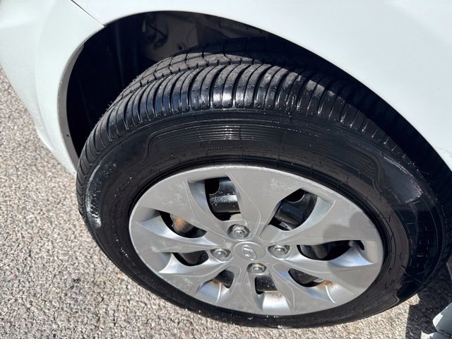 Used 2017 Hyundai Accent SE FWD image 4