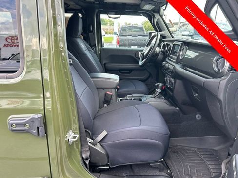 Used 2021 Jeep Wrangler Unlimited Sahara AWD/4WD image 21