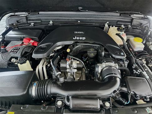 Used 2021 Jeep Wrangler Unlimited Sahara image 31