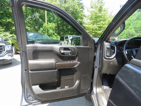 Used 2021 Chevrolet Silverado 1500 RST image 10