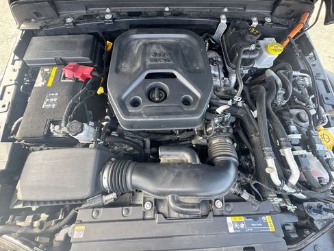 Certified 2023 Jeep Wrangler Unlimited Rubicon 4xe AWD/4WD image 34