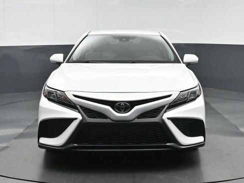 Used 2023 Toyota Camry SE FWD image 2