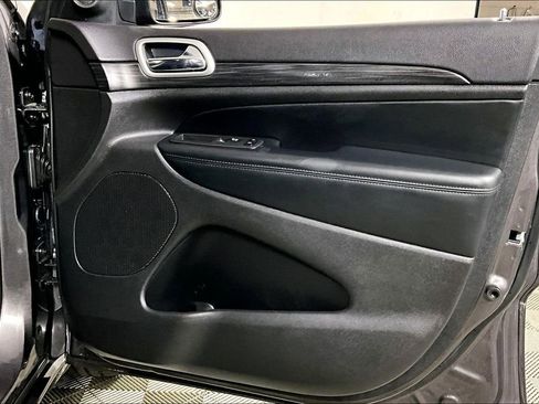 Used 2021 Jeep Grand Cherokee Laredo X image 23