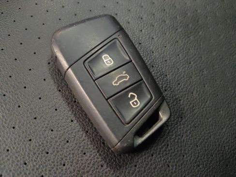 Used 2019 Volkswagen Jetta SE image 32