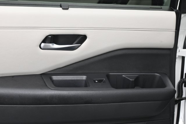 Used 2024 Nissan Pathfinder SL FWD image 24