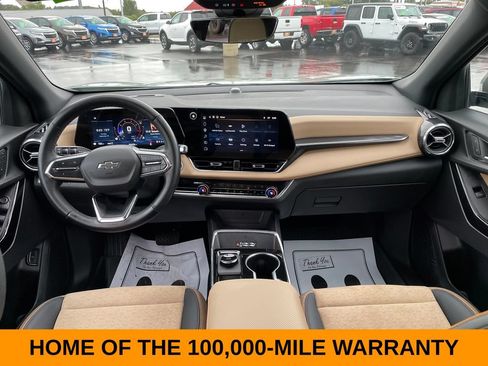 Used 2025 Chevrolet Equinox ACTIV w/ Safety and Technology Package AWD/4WD image 13