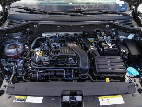 Used 2023 Volkswagen Taos SE image 29