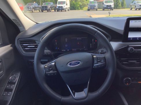 Used 2024 Ford Escape Active AWD/4WD image 8