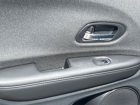 Used 2022 Honda HR-V Sport image 8