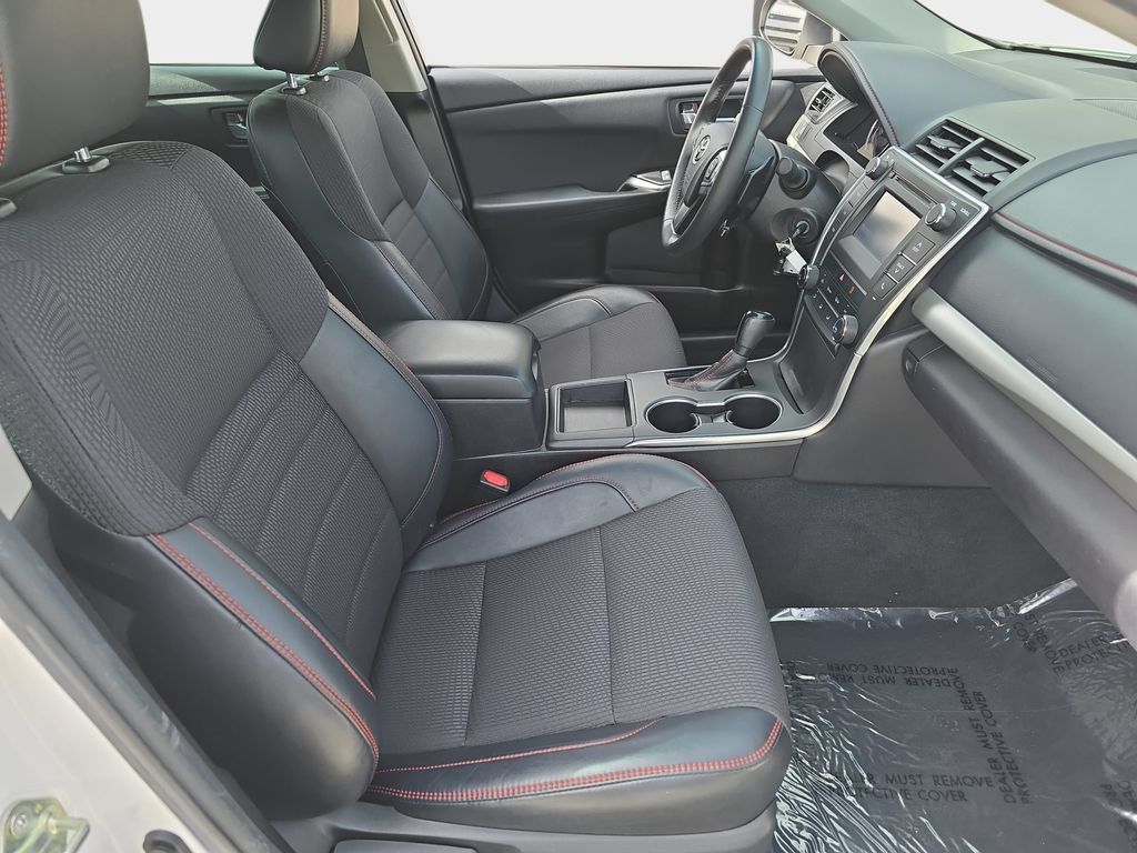 Used 2017 Toyota Camry SE FWD image 12