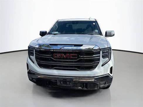 Used 2022 GMC Sierra 1500 SLT image 2
