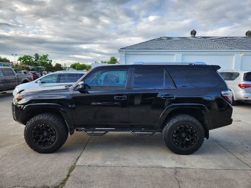 Used 2015 Toyota 4Runner SR5 image 2