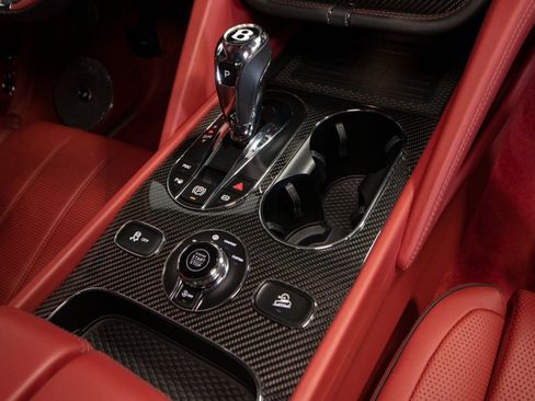 Used 2022 Bentley Bentayga image 56