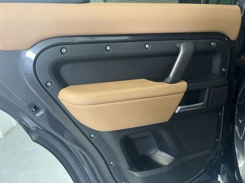 Used 2025 Land Rover Defender 110 S image 13