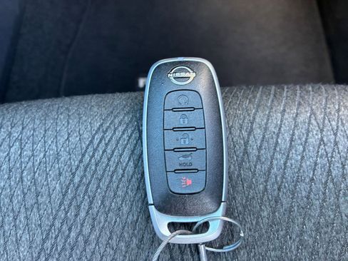 Used 2025 Nissan Rogue SV image 21