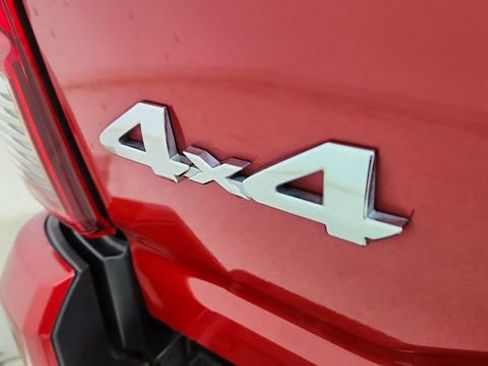 Used 2020 Toyota Tacoma SR image 18