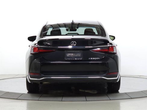 Used 2023 Lexus ES 300h Ultra Luxury w/ Accessory Package (Z2) FWD image 6
