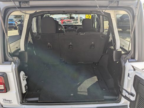 Certified 2020 Jeep Wrangler Unlimited Sport S image 12