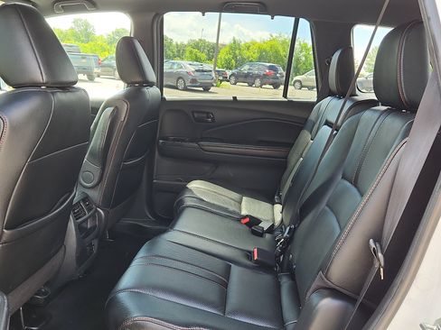 Used 2023 Honda Passport TrailSport image 10