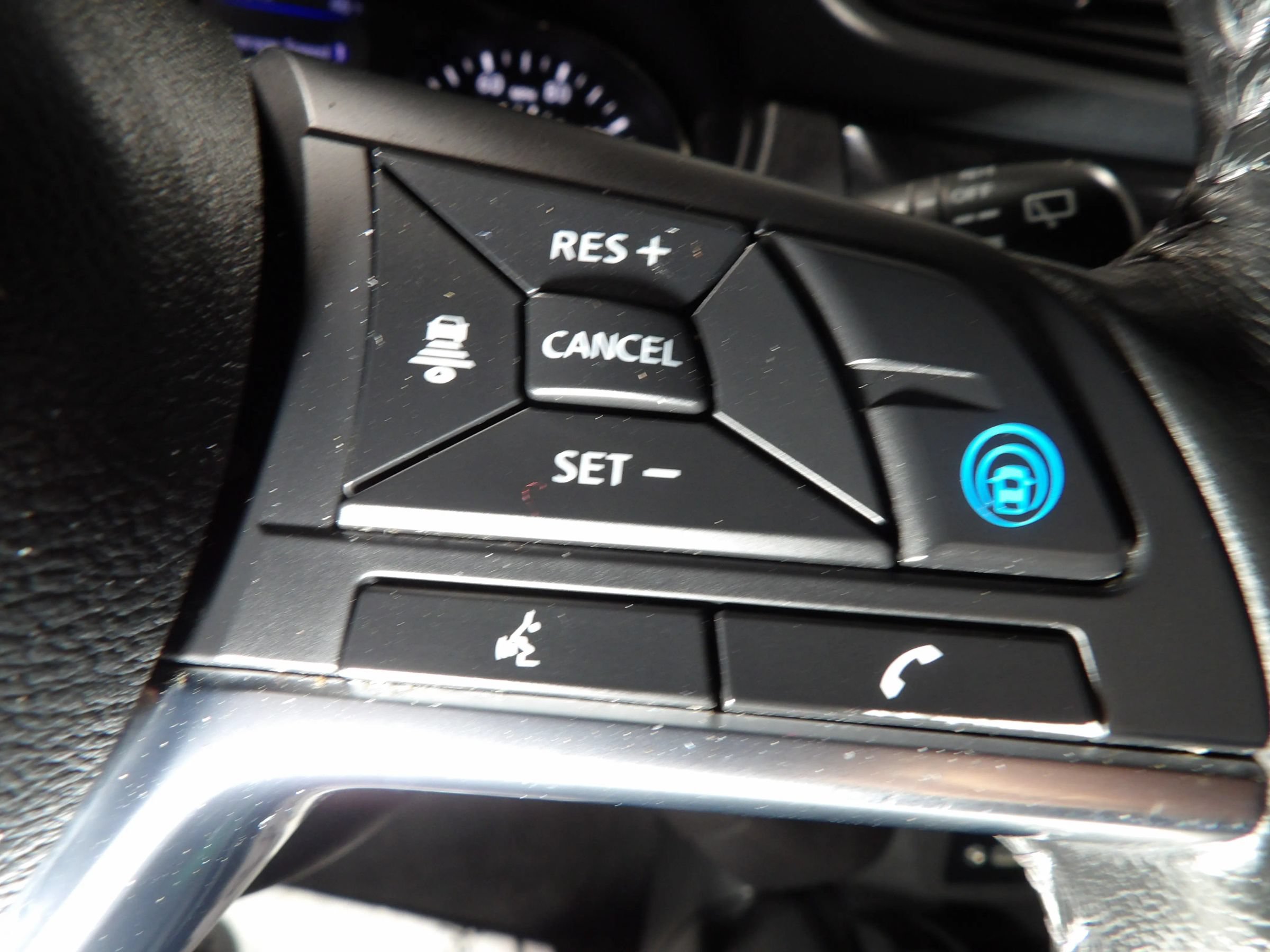 Used 2019 Nissan Rogue SV w/ Premium Package AWD/4WD image 19