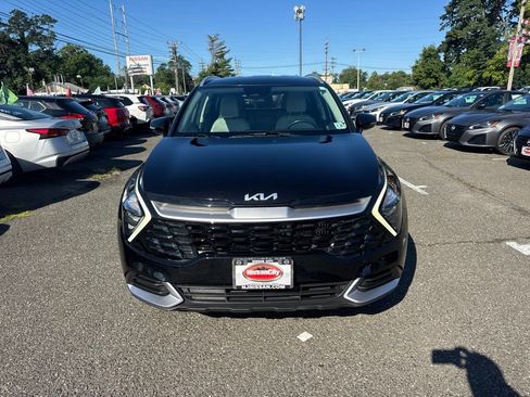 Used 2023 Kia Sportage EX AWD/4WD image 2