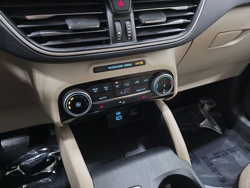 Used 2022 Ford Escape SE w/ Cold Weather Package image 24