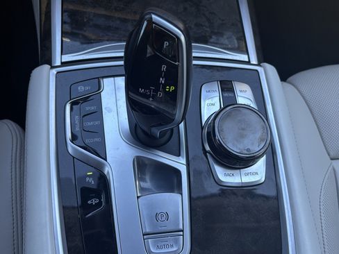 Used 2018 BMW 750i image 46