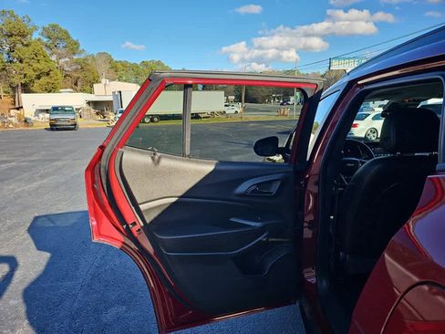 Used 2025 Chevrolet Trax LT w/ Driver Confidence Package image 19