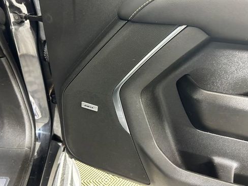 Used 2023 GMC Yukon XL SLT image 31