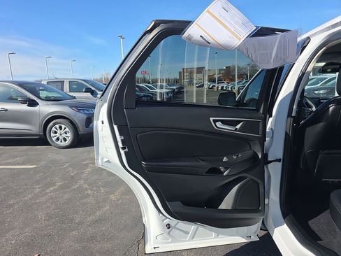 Certified 2023 Ford Edge SEL w/ Convenience Package AWD/4WD image 38