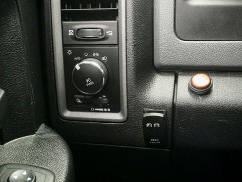 Used 2018 RAM 1500 Express w/ Express Value Package image 17