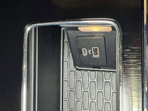 Certified 2022 Lincoln Aviator AWD w/ Premium Package image 15