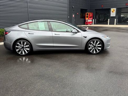 Used 2025 Tesla Model 3 Long Range RWD image 4