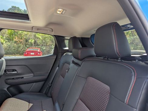 Used 2025 Nissan Kicks SR w/ SR Premium Package image 21