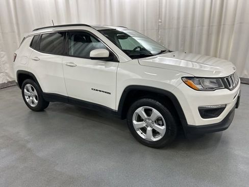 Used 2021 Jeep Compass Latitude image 1