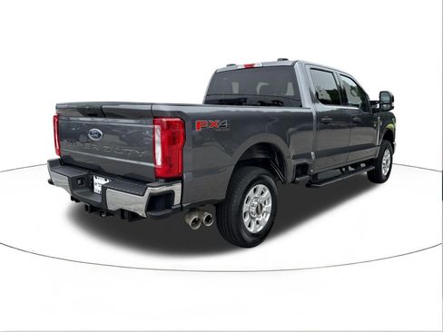 Used 2024 Ford F250 XLT w/ FX4 Off-Road Package AWD/4WD image 3
