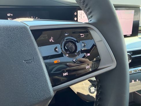 Certified 2025 Nissan Murano Platinum AWD/4WD image 17