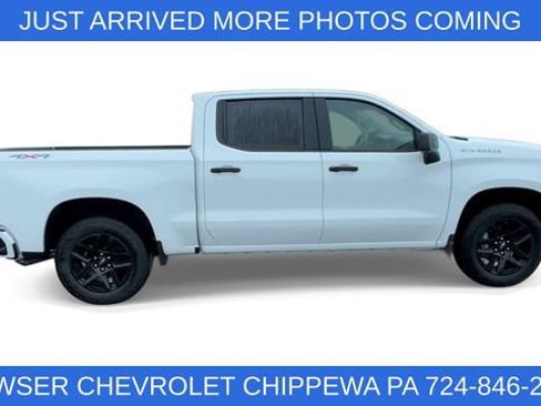 Used 2024 Chevrolet Silverado 1500 Custom w/ Turbomax Blackout Package image 9