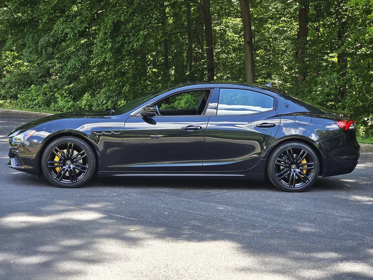 Used 2023 Maserati Ghibli Modena RWD image 3